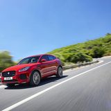 Fünf Ingenium Vierzylindermotoren stehen beim E-Pace zur Auswahl: zwei Benziner mit 183 kW / 250 PS und 221 kW / 300 PS, die dre