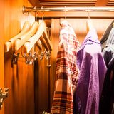 Ob achtlos mitgenommen oder absichtlich eingesteckt - in der Hälfte der Hotels gingen bereits Kleiderbügel verloren.