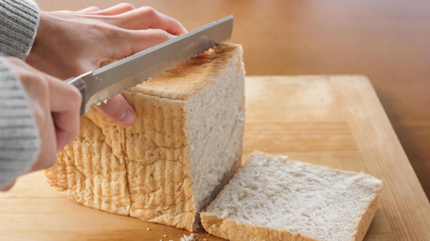 Weißbrot  Ein Blick auf die Nährwerttabelle lohnt sich auch bei Weißbrot: In 100 Gramm Brot können bis zu zehn Gramm Zucker stecken. Das ergab eine Stichprobe im Supermarkt. Andere Weißbrot-Sorten enthielten dagegen deutlich weniger Zucker.
