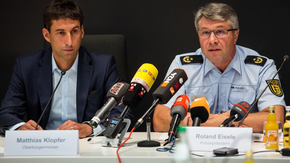 Matthias Klopfer (l.), Oberbürgermeister von Schorndorf und Roland Eisele (r.), Polizeipräsident in Aalen