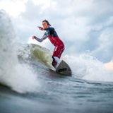 "Das war, was ich zu Gesicht bekam, nachdem ich aufgetaucht bin. Jonas surft hier eine Welle vor Darzendorf."