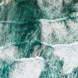 "Die Wellen der North Shore von Oahu, Hawaii aus der Vogelperspektive."