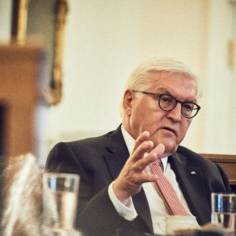 Frank-Walter Steinmeier beim stern-Gespräch in seinem Arbeitszimmer
