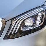 Drei Streifen für die S-Klasse.