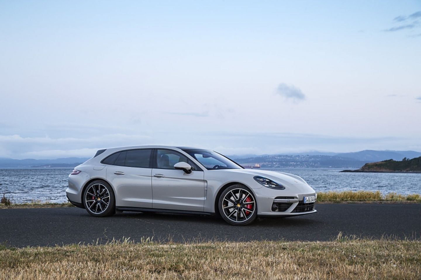 Porsche Panamera Sport Turismo Turbo - 5,05 Meter lang