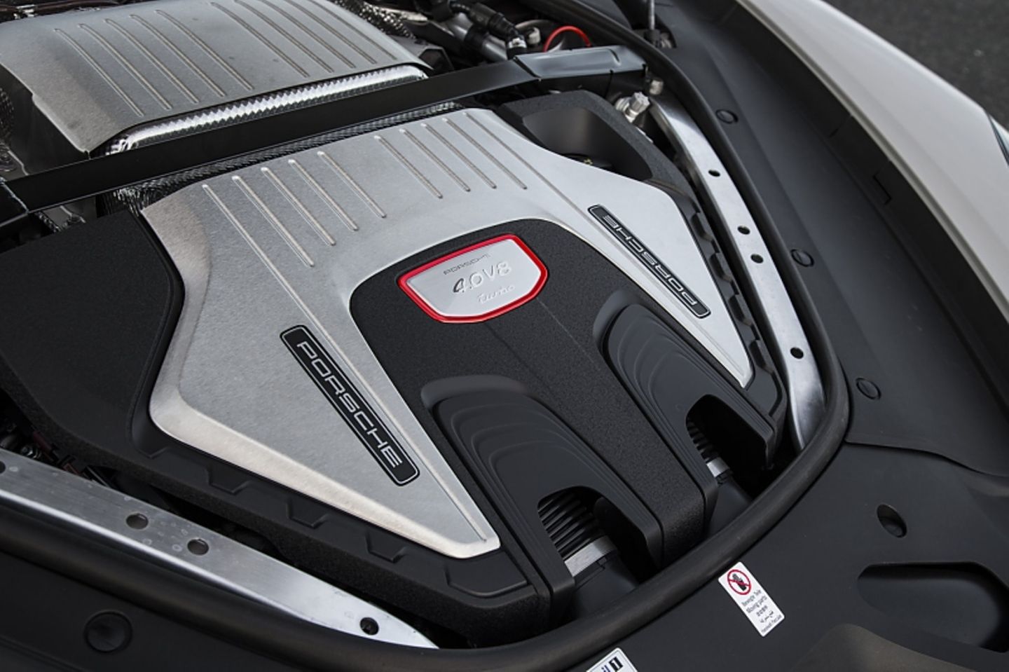 Porsche Panamera Sport Turismo Turbo - 404 kW / 550 PS und 770 Nm
