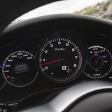 Die Instrumente des Porsche Panamera Sport Turismo Turbo