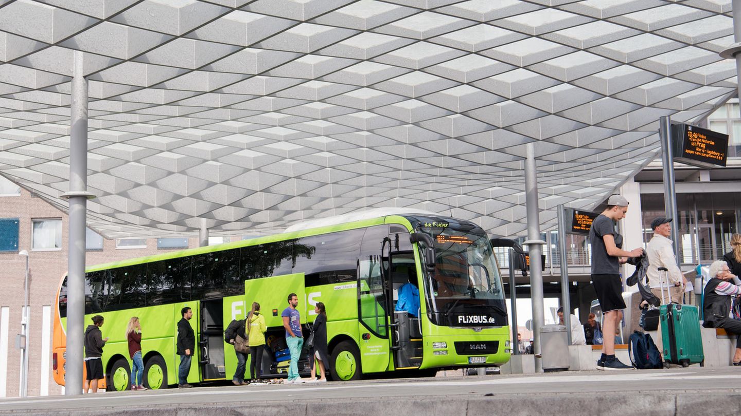 Am ZOB in Hannover: Inzwischen steuert Flixbus 1200 Ziele in 24 Ländern Europas an.