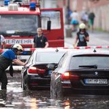 Viele Autobesitzer wurden von den Wassermassen in Köln überrascht