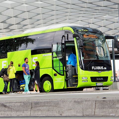 Am ZOB in Hannover: Inzwischen steuert Flixbus 1200 Ziele in 24 Ländern Europas an.