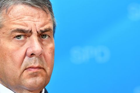 Bundesaußenminister Sigmar Gabriel (SPD) kündigte eine "Neuausrichtung der Türkei-Politik" an (Archivbild)