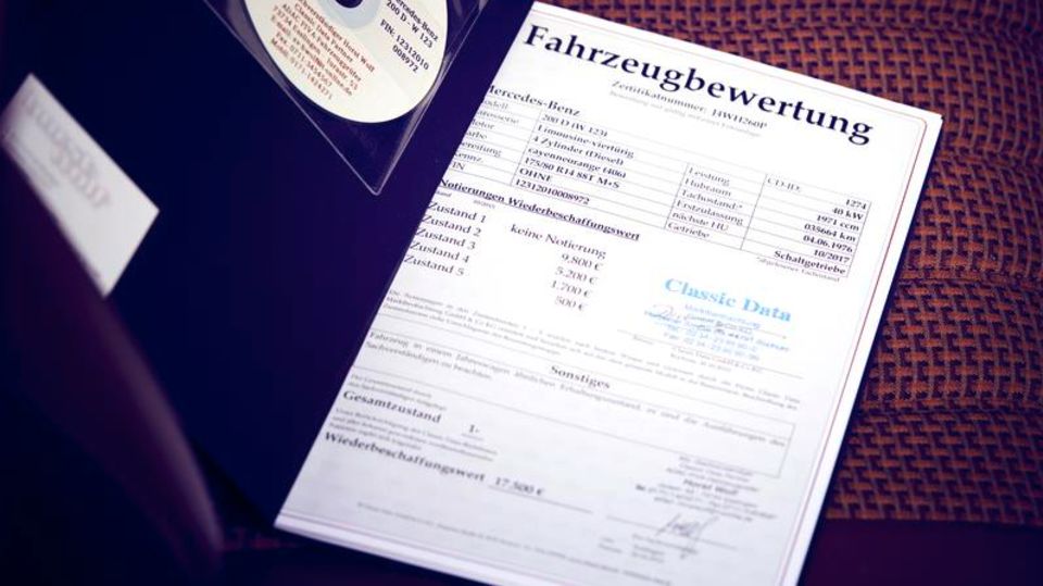 Oldies mit Garantie: Zum Oldie ab Werk gehört das detaillierte Gutachten eines Sachverständigen Zum Oldie ab Werk gehört das detaillierte Gutachten eines Sachverständigen