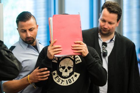 Der angeklagte Sohn von Hanaas Ehemann beim Prozess im Landgericht Wuppertal im Juni 2016