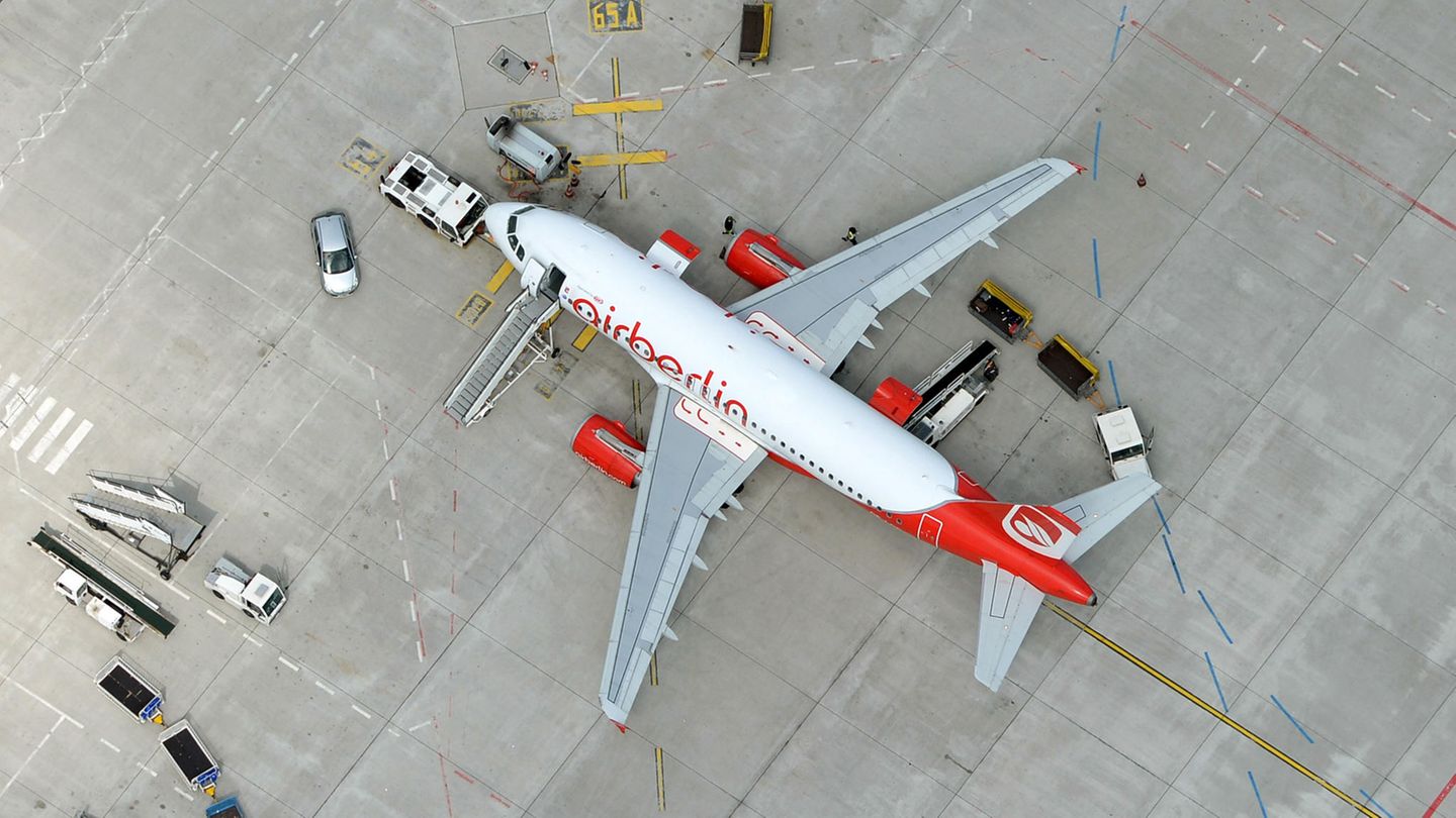 Steht am Boden und hebt nicht mehr ab: Der Flug AB6311 am 20. Juli von Hamburg nach München.