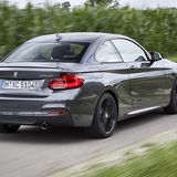 Der Heckspoiler ist aus Carbon