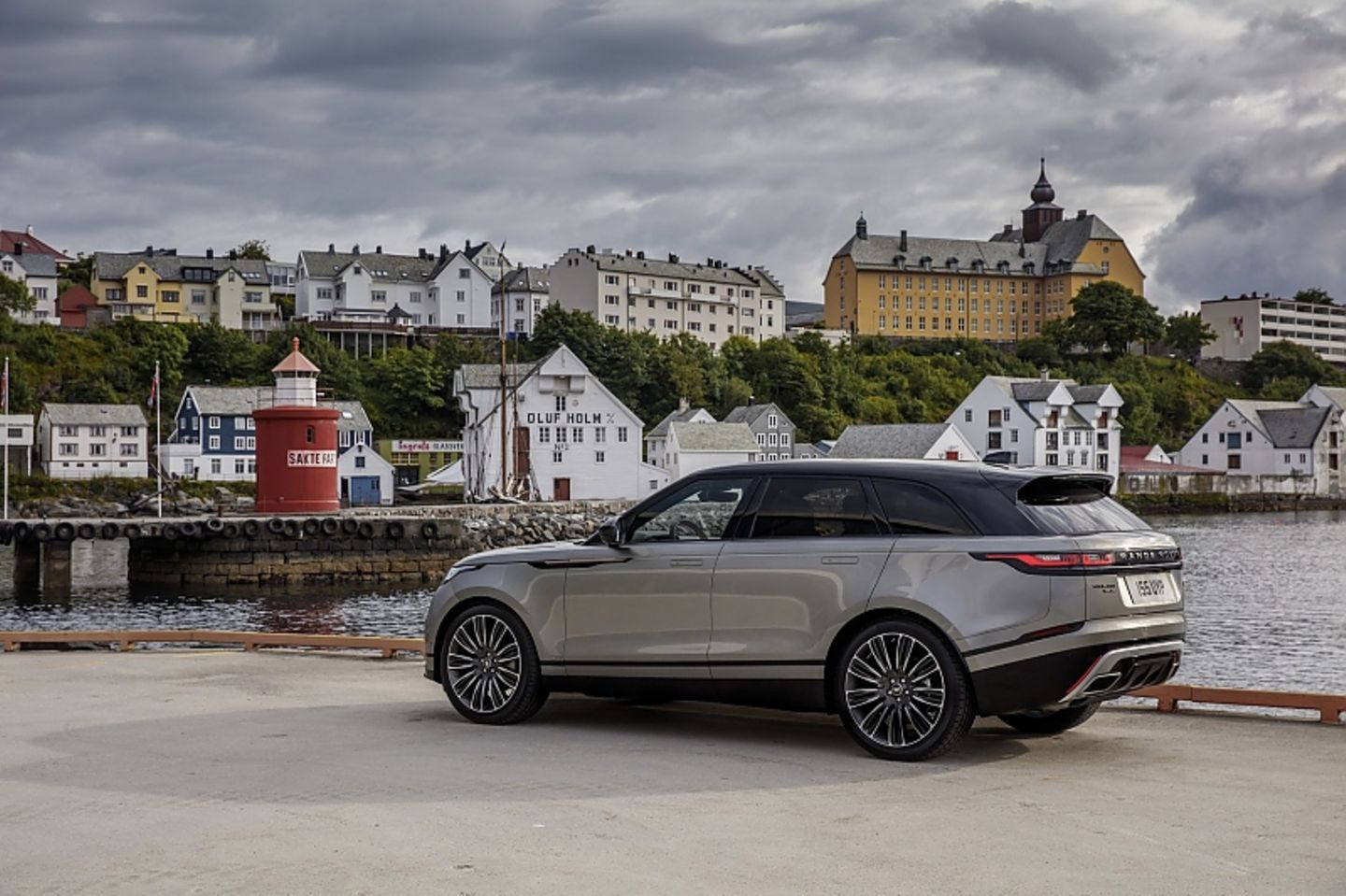 Der Range Rover Velar First Edition P380 wiegt knapp 1.9 Tonnen
