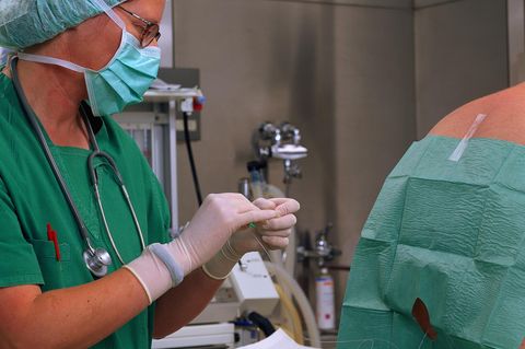 Arzt Operation Katheter