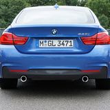 Zwei Auspuffrohre, ansehnliches Heck