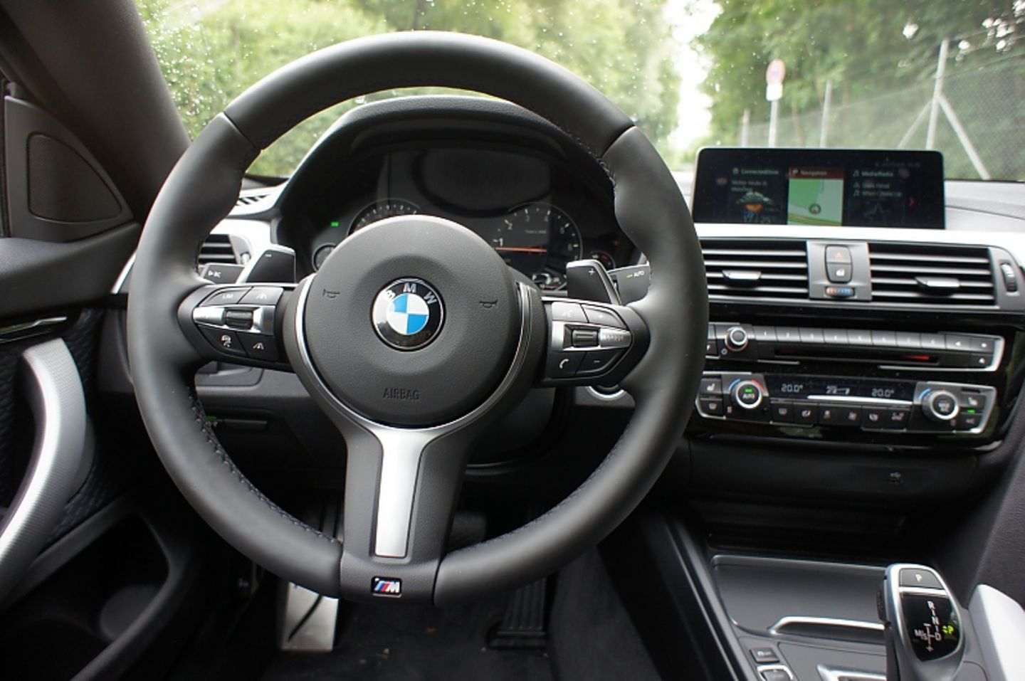 Das typische BMW-Cockpit blieb nach dem Facelift nahezu unverändert