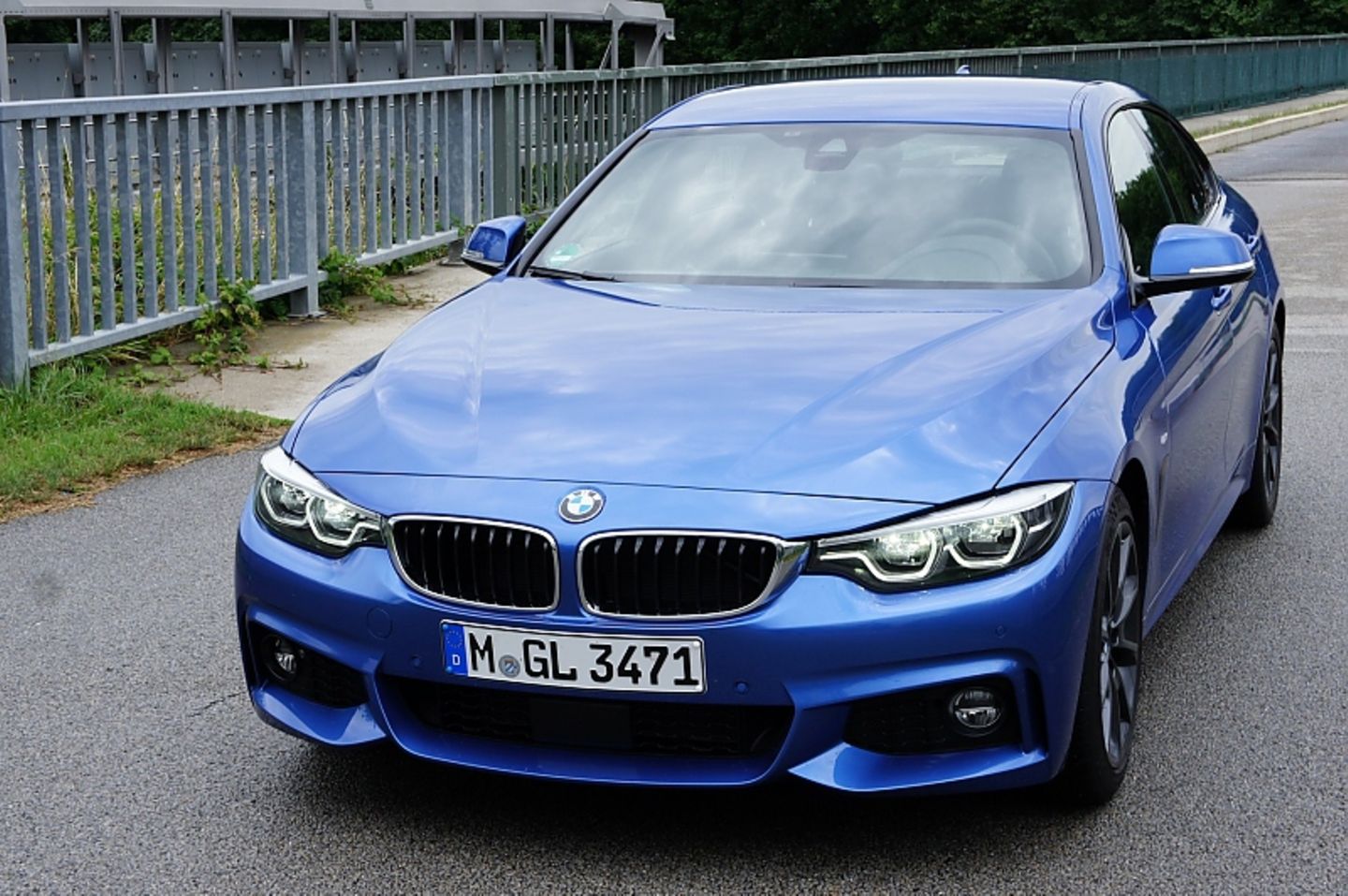 Mit dem 326-PS-Sechszylinder Motor ist man souverän unterwegs, allerdings lag der Testverbrauch von 9,4 l/100 km über der Werksangabe Mit dem 326-PS-Sechszylinder Motor ist man souverän unterwegs, allerdings lag der Testverbrauch von 9,4 l/100 km über der Werksa