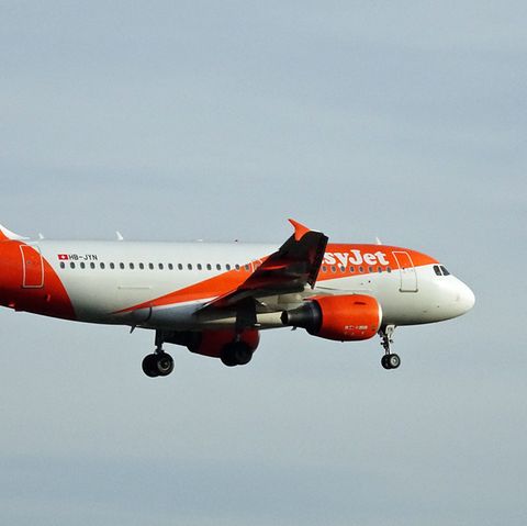 Ein Airbus A319 der britischen Billigfluggesellschaft Esayjet im Landeanflug