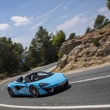 Geschaltet wird entweder automatisch oder manuell innerhalb des Siebengang-Getriebes.