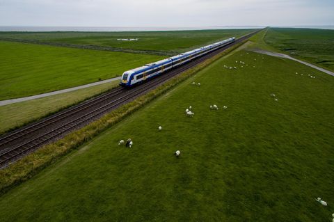 Eigentlich ist der Hindenburgdamm von Hamburg nach Westerland auf Sylt für die Bahn vorgesehen