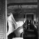 Erkennungszeichen Wellblech aus Duraluminium: ein Junkers-Flugzeug mit getrennten Sitz- und Schlafabteilen.