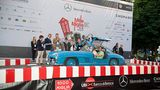 Adrian Gattiker und sein Mercedes 300 SL bayrisch-blau