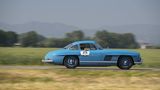 Adrian Gattiker und sein Mercedes 300 SL bayrisch-blau