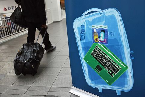 Künftig müssen beim Sicherheitscheck nicht nur Latops, sondern auch E-Reader, iPads, Tablets gesondert überprüft werden.