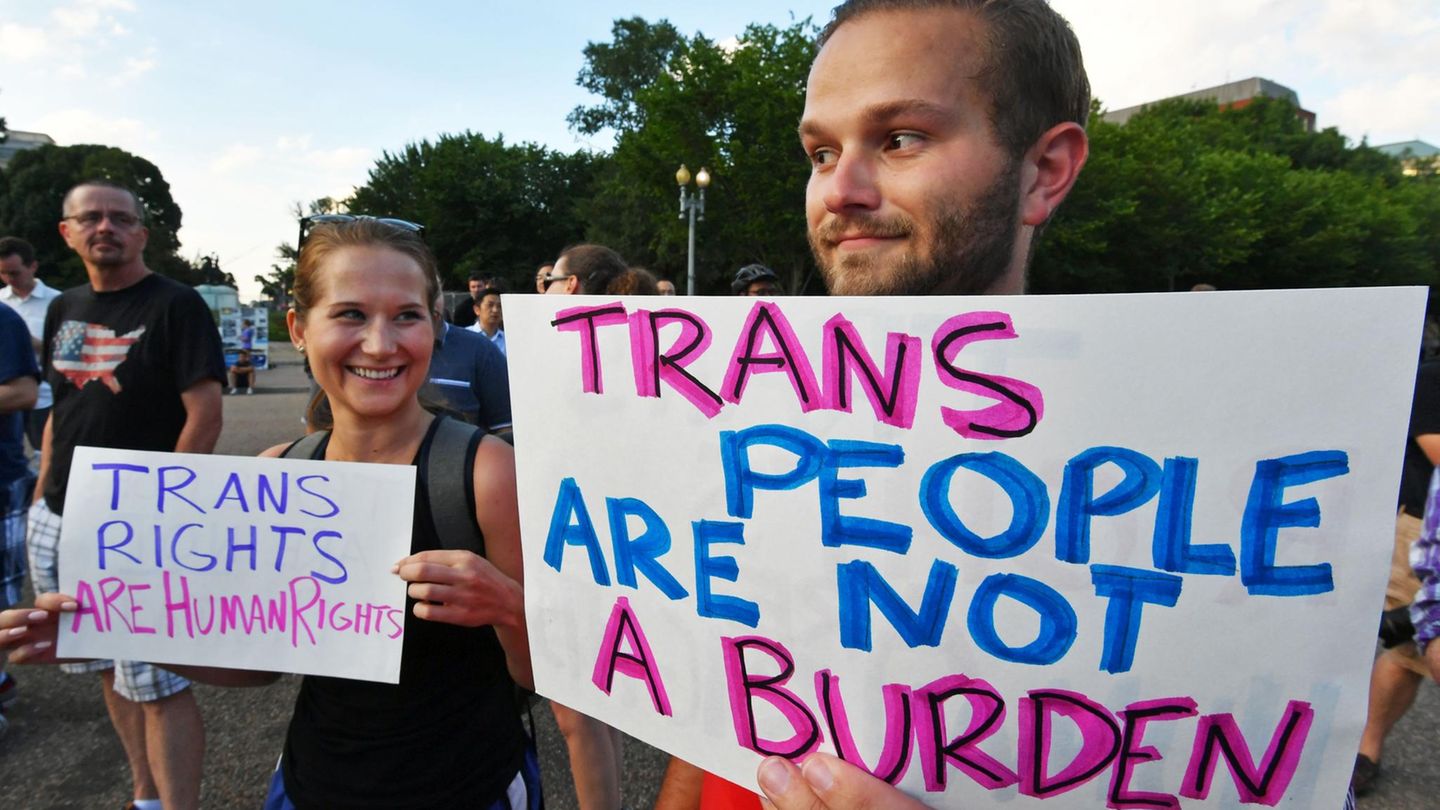 Protest gegen den Ausschluss von Transgender-Menschen aus der US-Armee durch Donald Trump