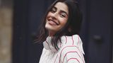 Mit ihrem Blog Desert Mannequin spricht Anum Bashir auch über die Modebranche hinaus Menschen an, wie schon der Untertitel ihrer Webseite: "Clothes are best served with a side of intellect" betont. Das mag gar nicht sonderlich außergewöhnlich klingen, ist im Angesicht von vorherrschender Blogredundanz jedoch ziemlich erfrischend.    Die Kunst- und Modeberaterin aus Katar ist weltweit bekannt, wird sowohl als Sprecherin zu internationalen Kongressen geladen, als auch in Publikationen wie der Vogue oder der arabischen Harper's Bazaar gefeatured. Auch das ZEITmagazin hatte Bashir bereits im Interview.    Sie inspiriert jedoch nicht nur mit ihrem ausgeprägten Gespür für Stil und Design. Sie schafft es, gegen das im Westen noch immer vorherrschende Bild der "unterdrückten arabischen Frau" vorzugehen, ohne dabei explizit politisch zu werden