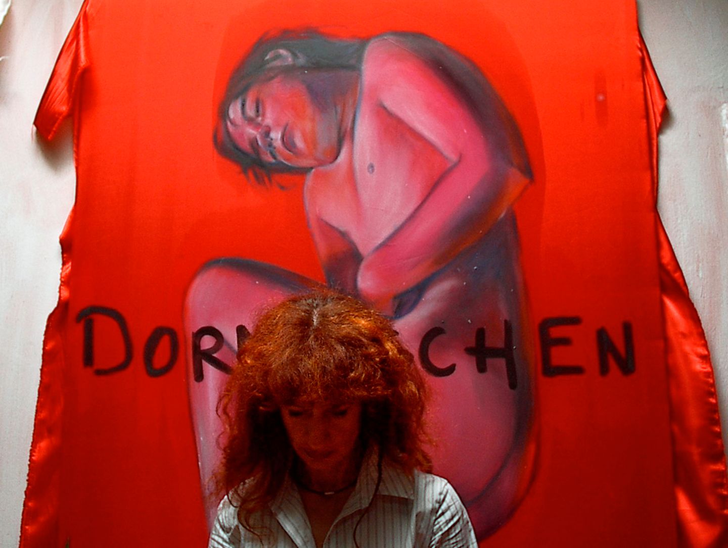 "Es geht um Verletzlichkeit", sagt Malerin Julia Wegat über ihre Märchenbilder