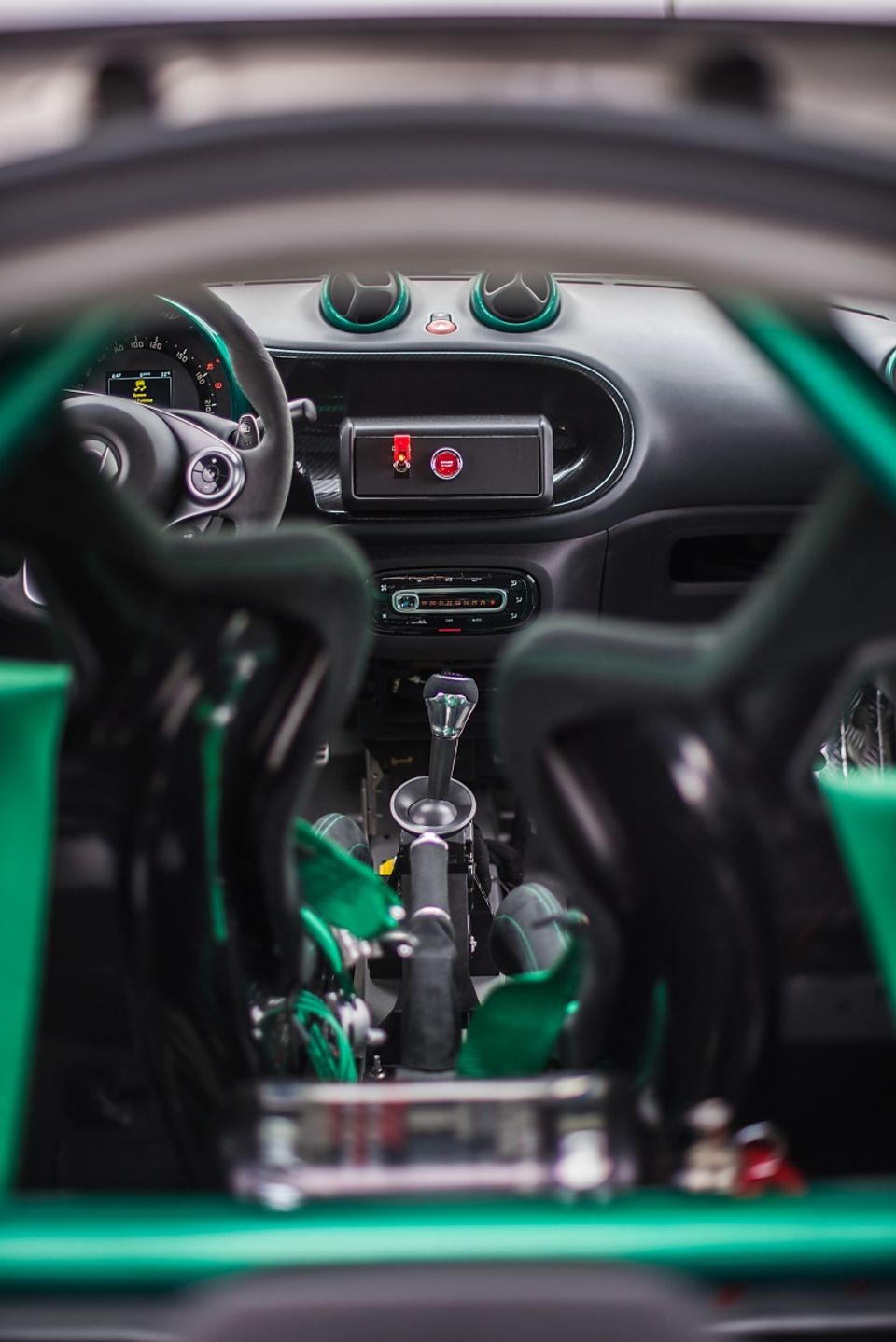 Das Cockpit des Smart Brabus Renn-Taxi