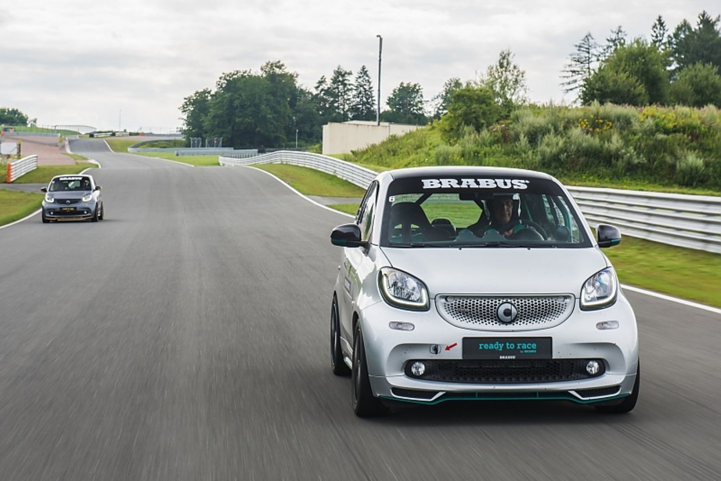 Vom Smart Brabus Renn-Taxi gibt es zwei Exemplare