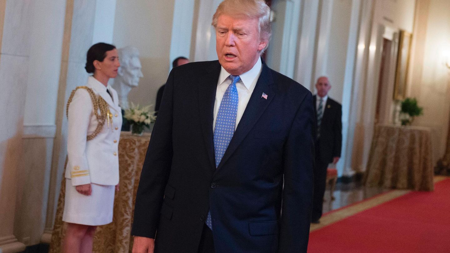 Donald Trump unter Druck: Unterschreibt er die Russland-Sanktionen oder legt er ein Veto ein?