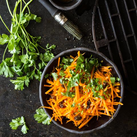Ein bisschen sauer, ein bisschen süß. Möhrensalat mit Korinthen