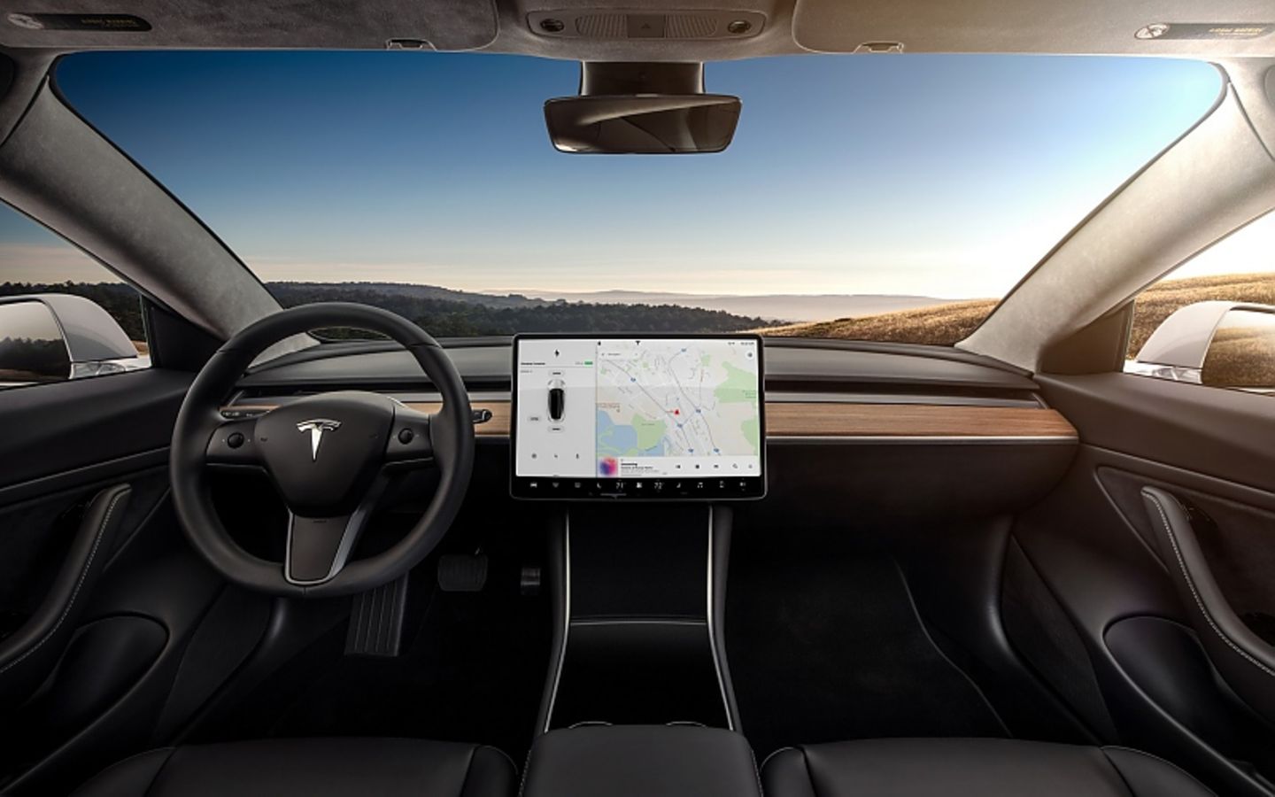 Ein 15 Zoll Touchscreen ist das zentrale Eingabe-Medium