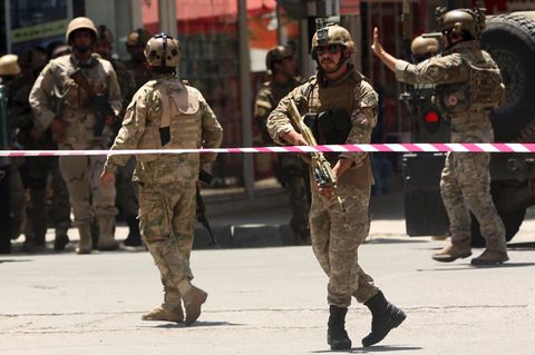 Das afghanische Militär sichert den Bereich um die irakische Botschaft in Kabul