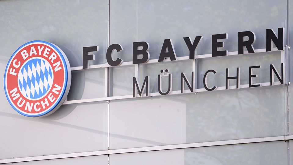 Nach langer Suche hat Fußball-Rekordmeister FC Bayern München einen neuen Sportdirektor gefunden (Symbolbild)
