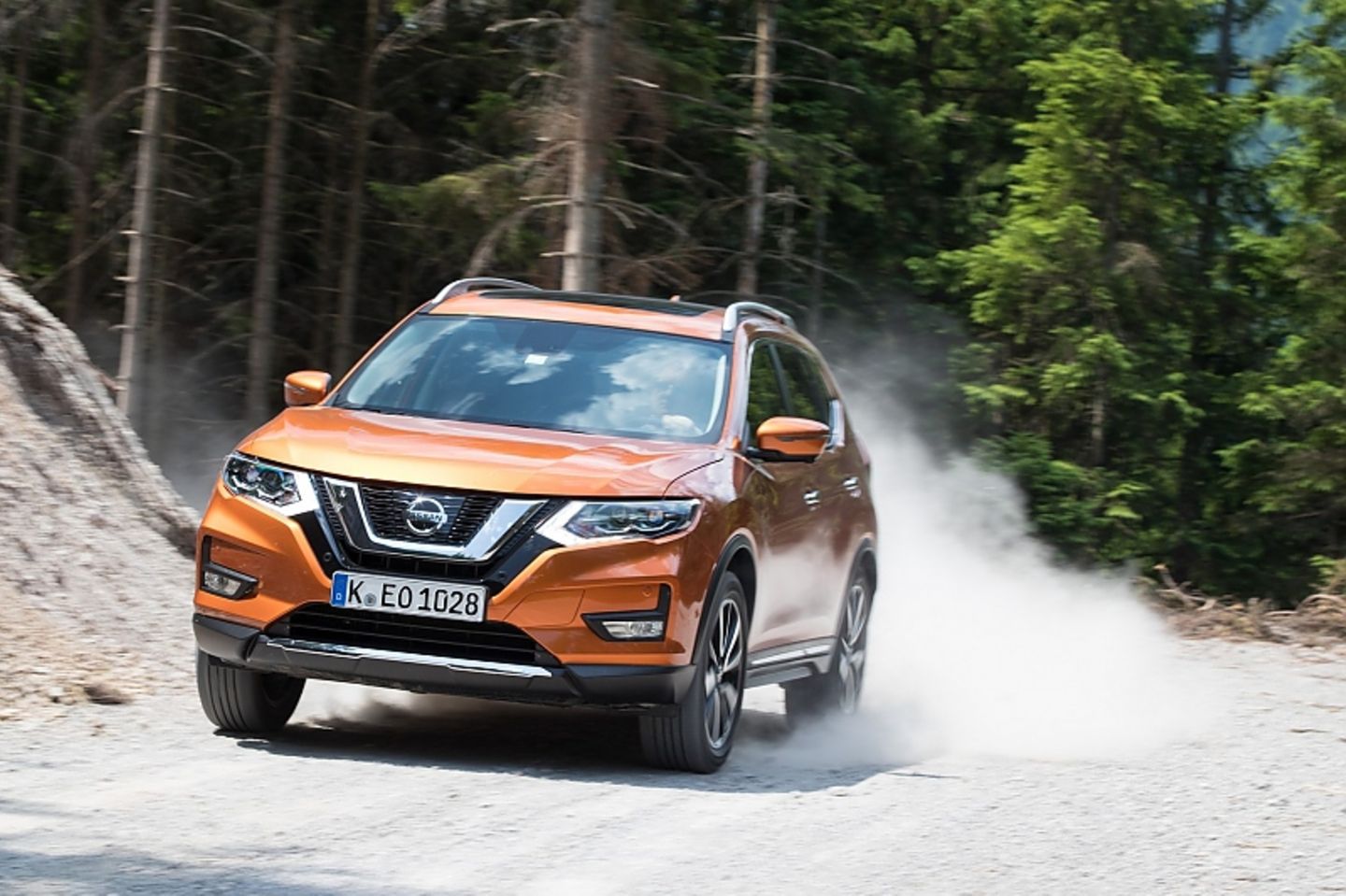 Mit Allradantrieb kommt der Nissan X-Trail auch im Gelände klar