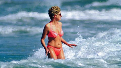 Prinzessin Diana zeigt sich sexy im Badeanzug oder Bikini