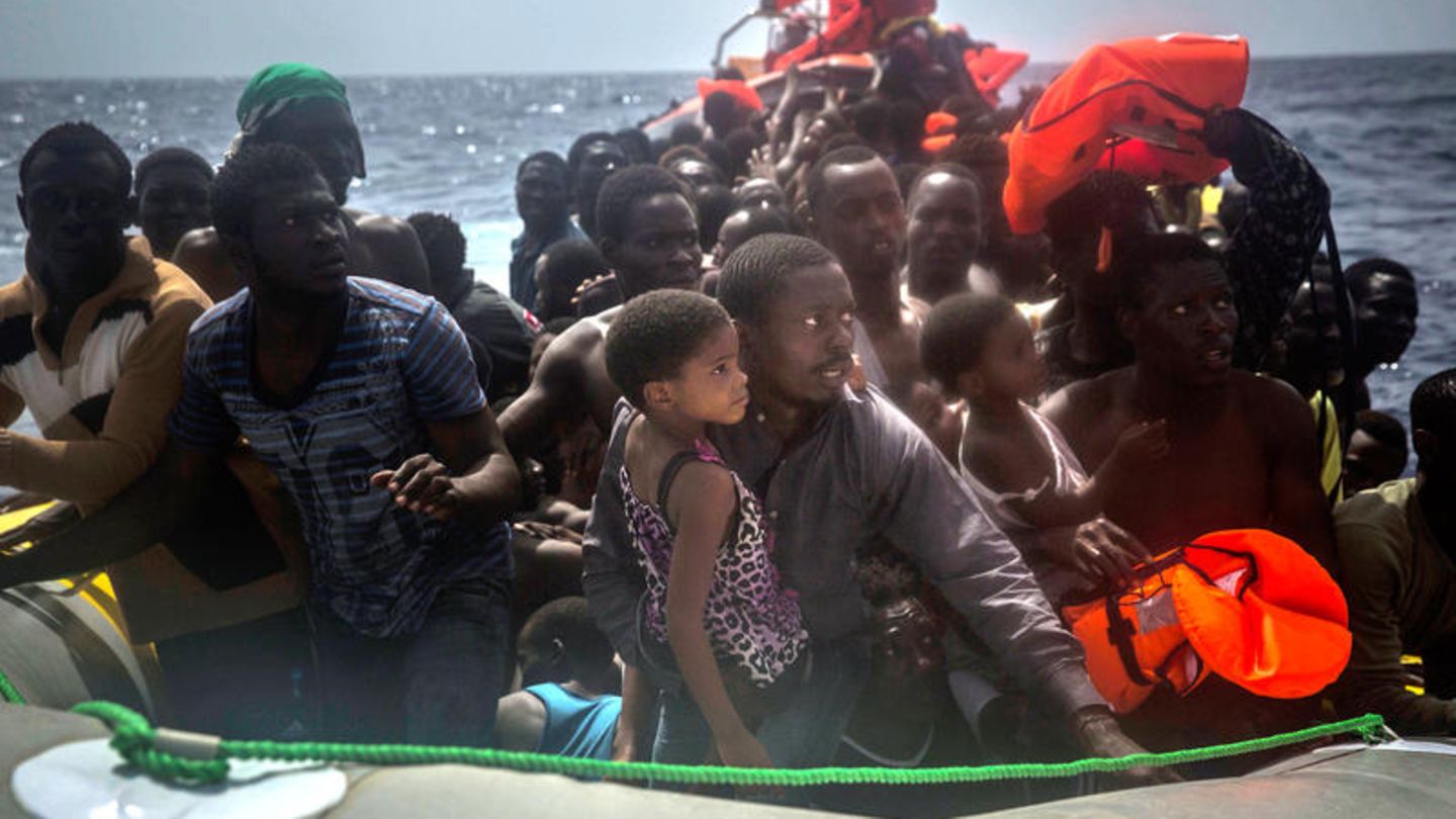 Mehrheit der Deutschen lehnt Flüchtlingswahlkampf ab – Über die Hälfte gegen Aufnahme-Obergrenze