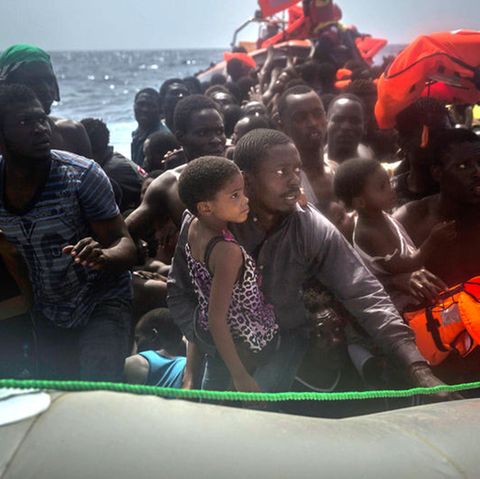 Mehrheit der Deutschen lehnt Flüchtlingswahlkampf ab – Über die Hälfte gegen Aufnahme-Obergrenze