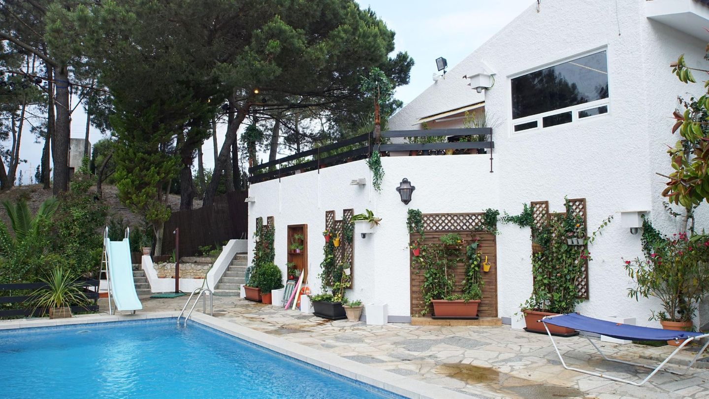 Der Poolbereich des "Sommerhaus der Stars"