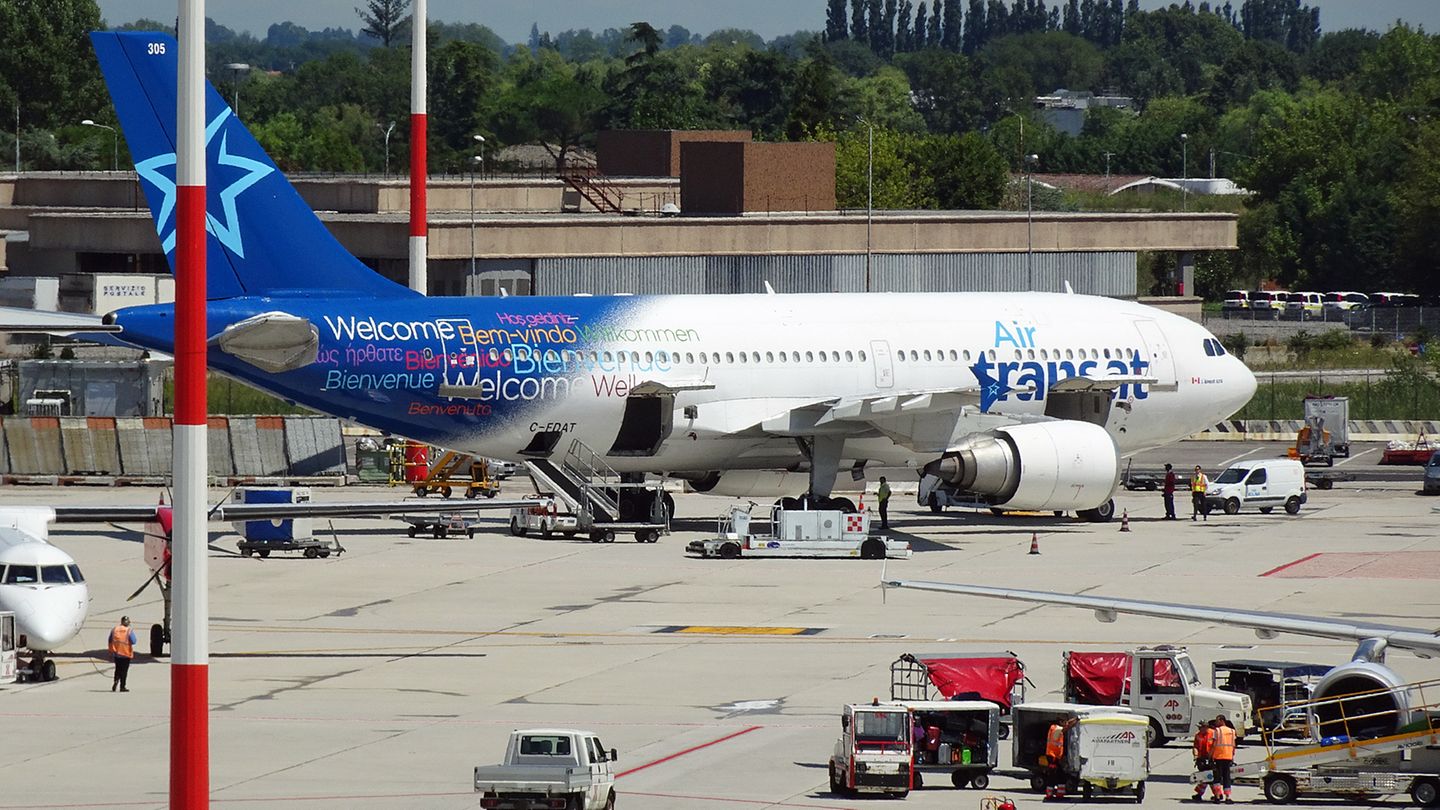 Air Transat Airbus A310