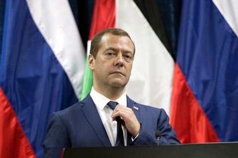 US-Sanktionen gegen Russland: Der russische Ministerpräsident Dmitri Medwedew spricht von einem "Handelskrieg".