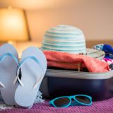 Raumwunder: Dank erfahrener Schiffsbauingenieure ist Ihre Kabine bis auf wenige Quadratzentimeter so genutzt, dass Sie Ihr Gepäck erstaunlich gut unterbringen können. Vorausgesetzt Sie wissen, wo sich der Stauraum versteckt. Fragen Sie also den  Kabinensteward nach dem "hidden storage" – und ruck, zuck ist alles verstaut. Vorausgesetzt Sie müssen nicht den Inhalt von mehreren Schrankkoffern unterbringen.