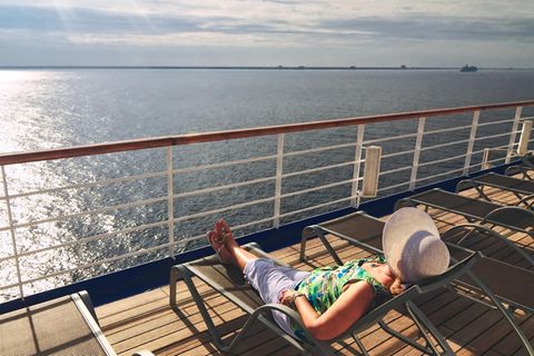 Bild 1 von 7 der Fotostrecke zum Klicken:  Seetage gehören zu entspannten Tagen an Bord eines Kreuzfahrtschiffes
